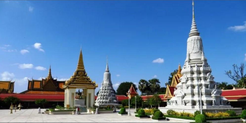 Quelles sont les principales attractions à visiter à Phnom Penh avec ses enfants ?